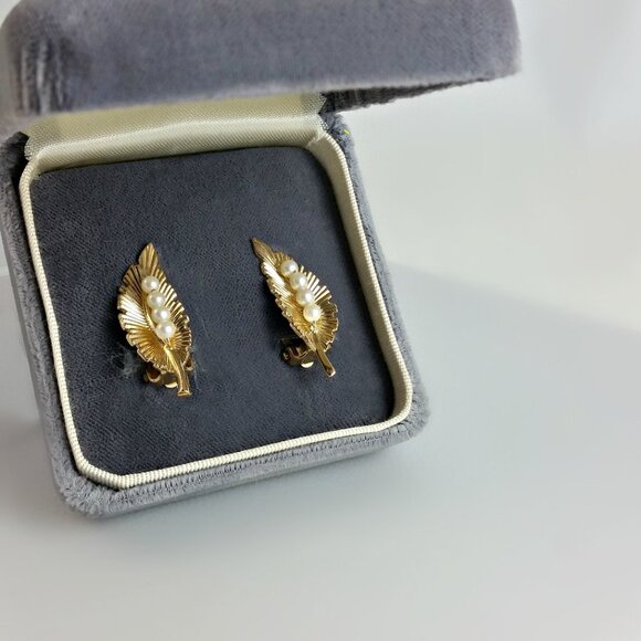 Vintage 12k Gold Filled Leaf & Pearl Earrings - Cultured Freshwater Pearls - Picture 3 of 5